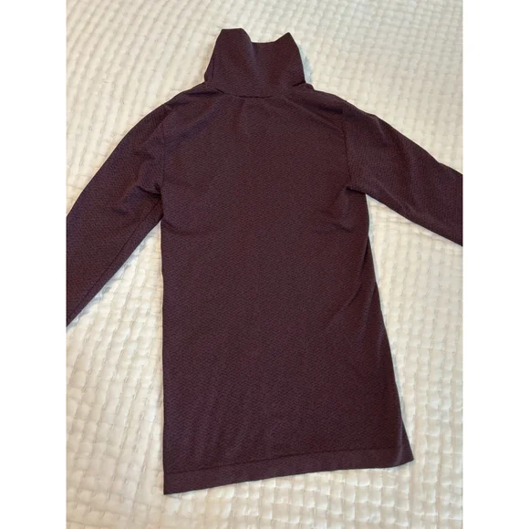 Athleta Flurry Peak Turtleneck, Antique Burgundy/ Black SIZE XS - Picture 5 of 9